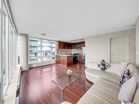 2nd image of 8288 Lansdowne Rd #703