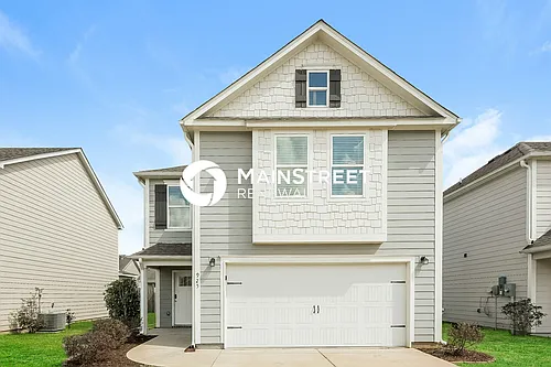 925 Hawthorn Ln Photo 1