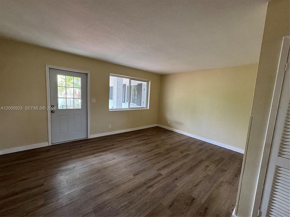 1st image of 707 S 19th Ave APT 1