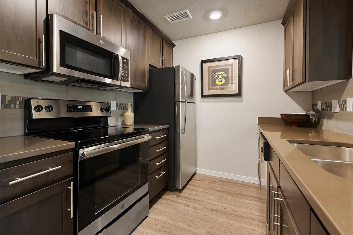 K-Ten Place Apartments — Photo 2