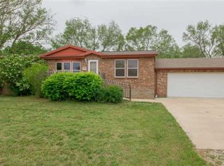 1201 N Valley St, Derby, KS 67037