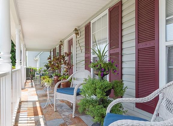 4th image of 2356 Wexford Way