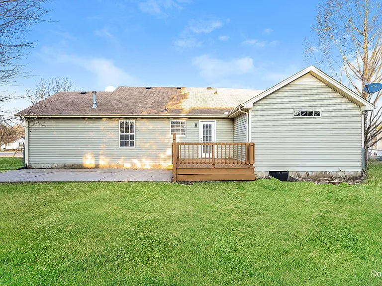 302 Vernon Traylor Dr — Photo 15