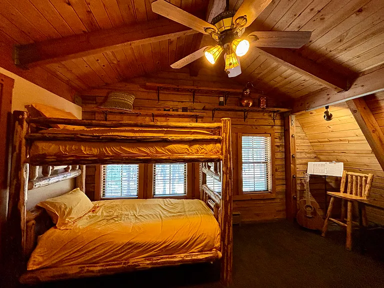 Bedroom 3 - Twin Bunk Bed