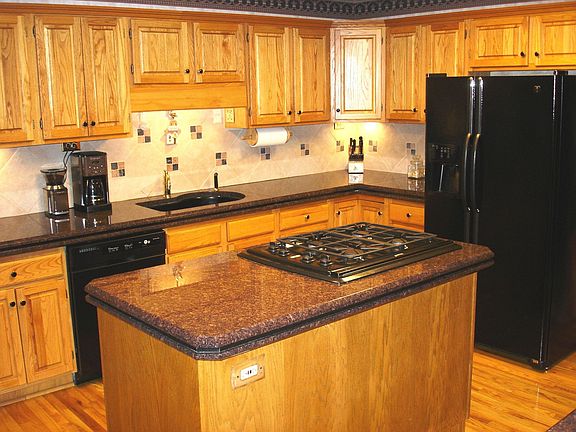 4th image of 165 Brennan Dr