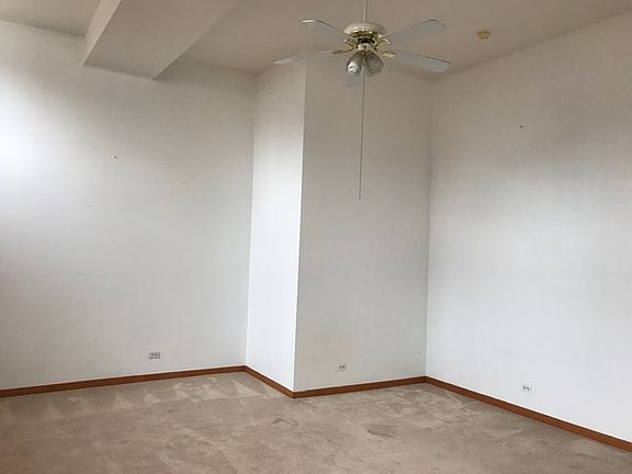 4th image of 33 W New York St APT B