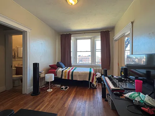 225 Kelton St #15 Photo 1