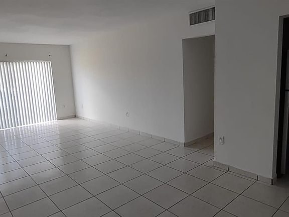 17101 Nw 57th Ave Apt 216, Opa Locka, Fl 33055 