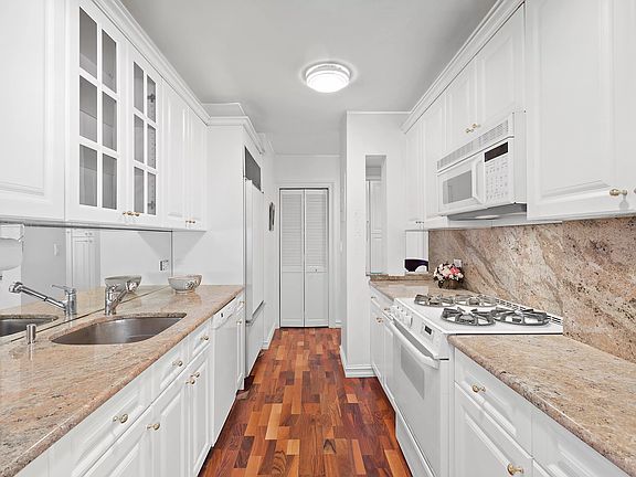 5th image of 650 Park Ave APT 11C