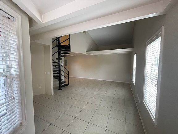 GREAT ROOM VIEWED FROM ENTRY