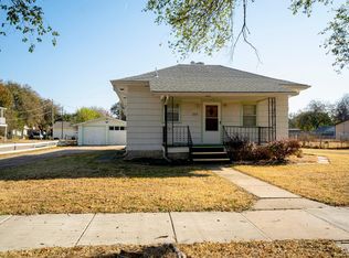227 S 12th St, Salina, KS 67401