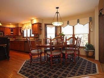 3rd image of 387 Gateshead Dr