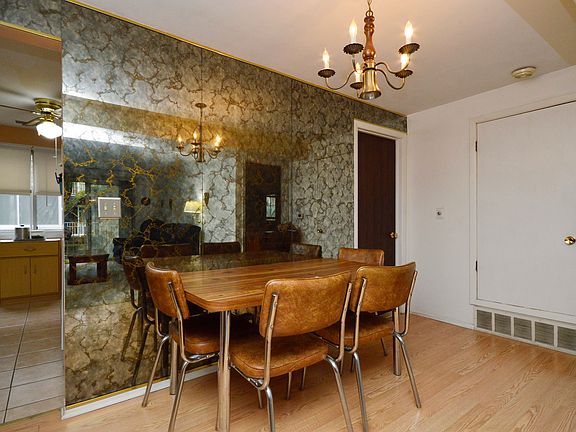 5th image of 8550 W Catherine Ave Unit 3S
