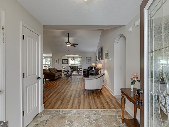 2nd image of 810 Brandon Dr
