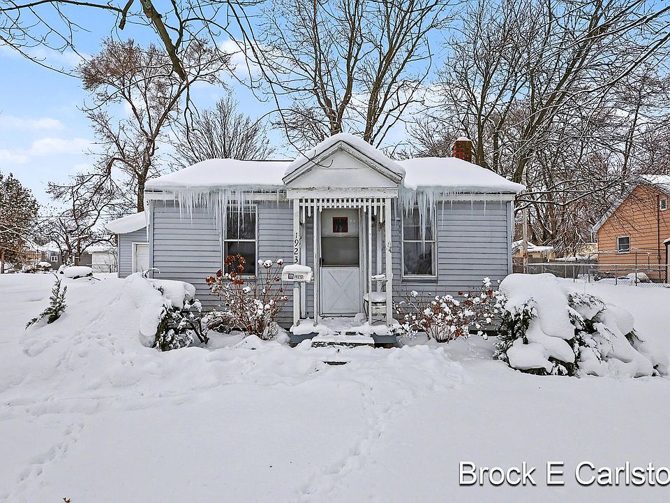1st image of 1923 Dowd St