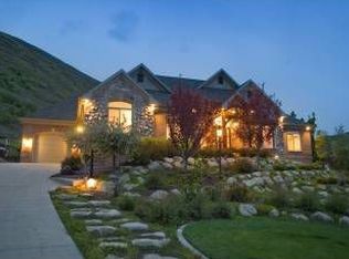 576 E Draper Heights Way, Draper, UT 84020