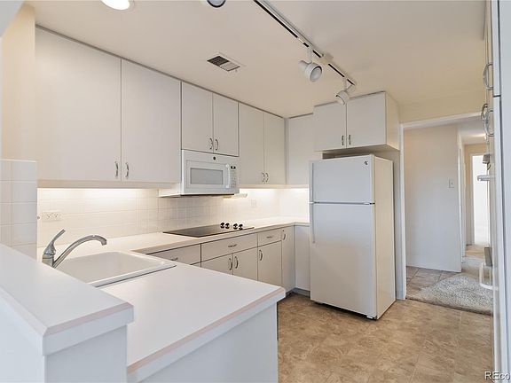 5th image of 3131 E Alameda Avenue #505