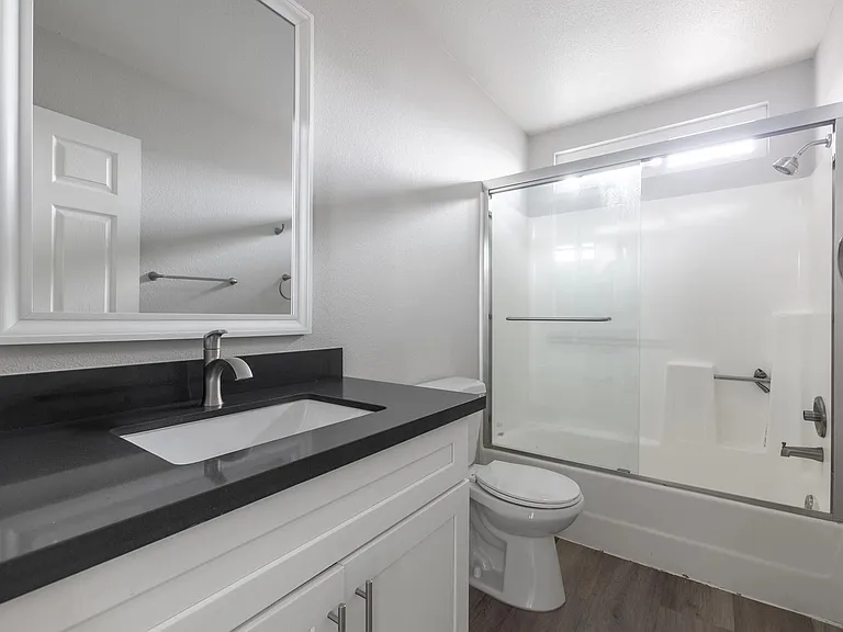 1628 W 218th St #3 — Photo 25