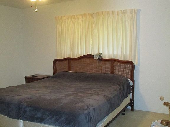 5th image of 302 Ronald Ave
