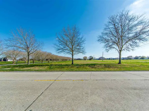 1651 Savanne Rd, Houma, LA 70360
