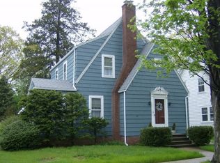 27 Manor St, Hamden, CT 06517