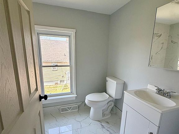 4th image of 37 Le Blanc St