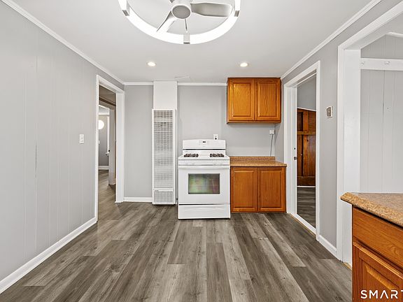 5th image of 62 Edgewood Rd