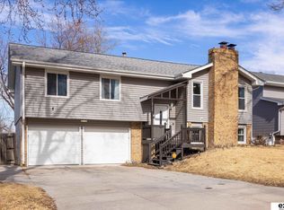 3106 Lynnwood Dr, Bellevue, NE 68123