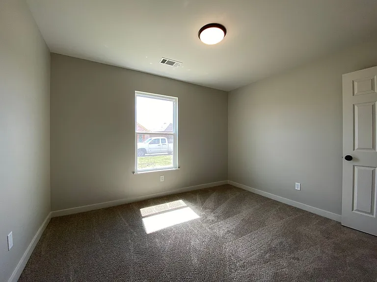 6228 Burbank Crossing Loop — Photo 33