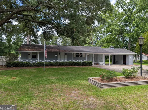 642 Island Dr, Midway, GA 31320