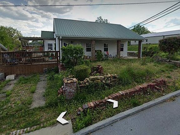 2nd image of 210 E Gl Smith St