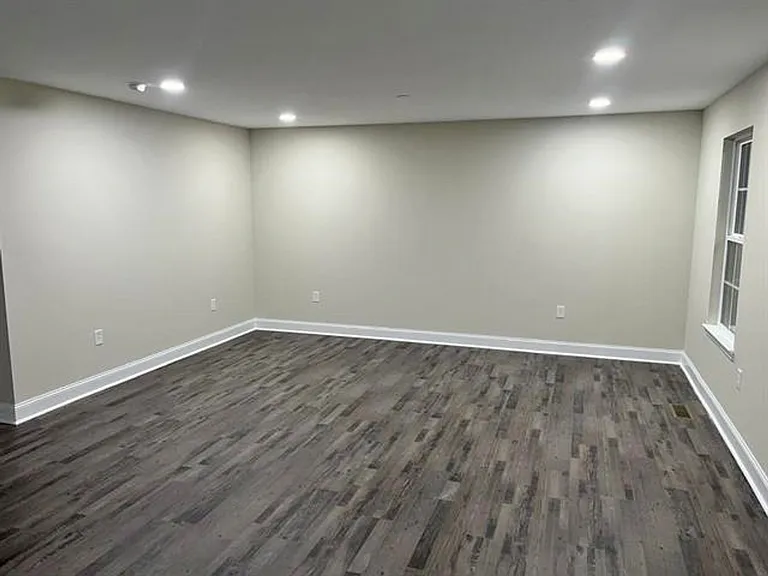 198 Pond View Dr — Photo 2