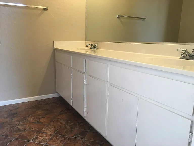 2030 S Bon View Ave #D — Photo 12