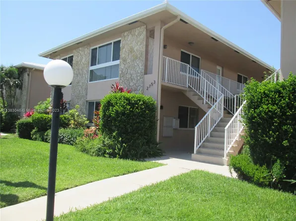 2753 NE 28th St APT 4E, Lighthouse Pt, FL 33064