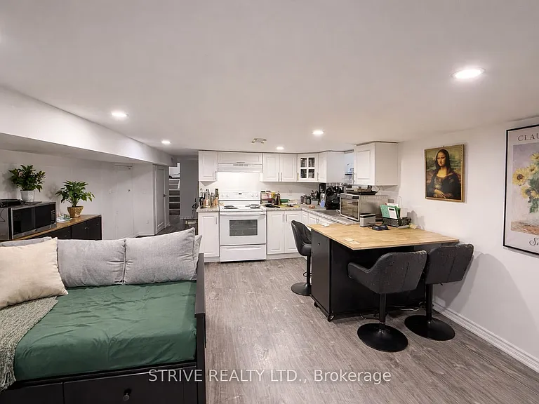 23 Burnfield Ave — Photo 4