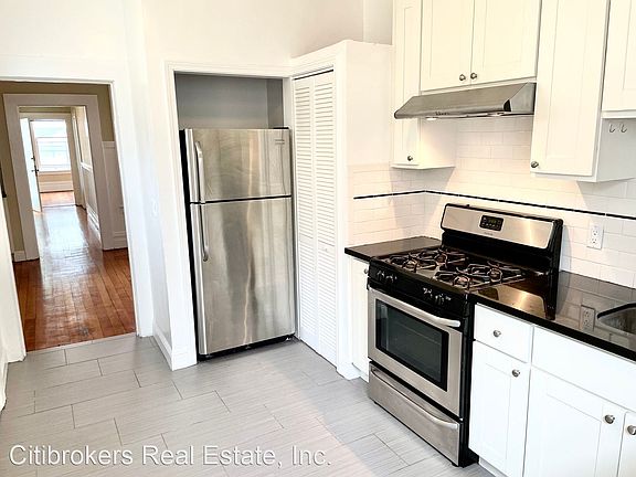 3rd image of 2240 Bryant St APT 31