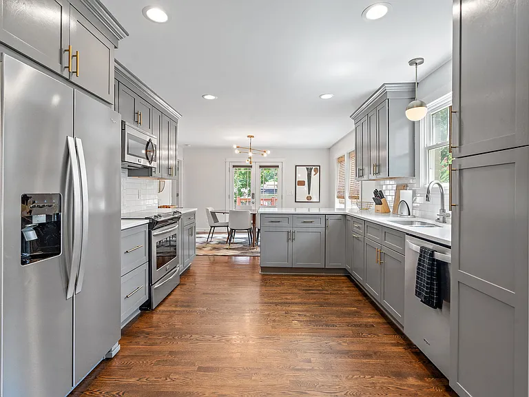 2706 Deerfield Dr — Photo 20