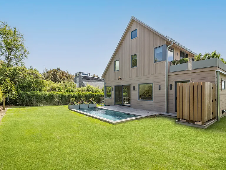 28 Hoppin Ave — Photo 10