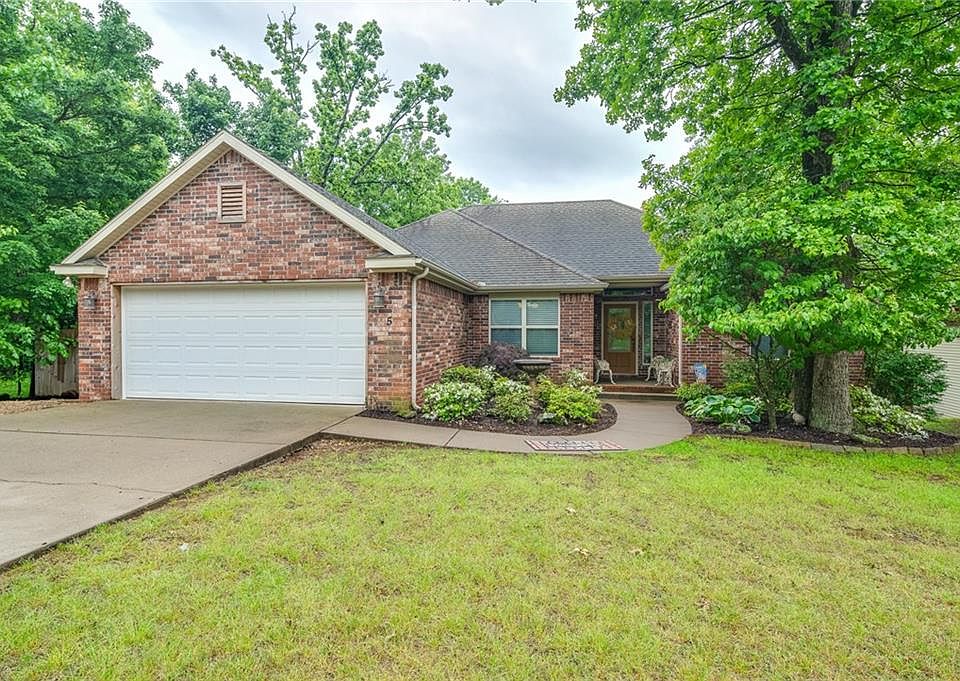 1st image of 5 Worlaby Ln