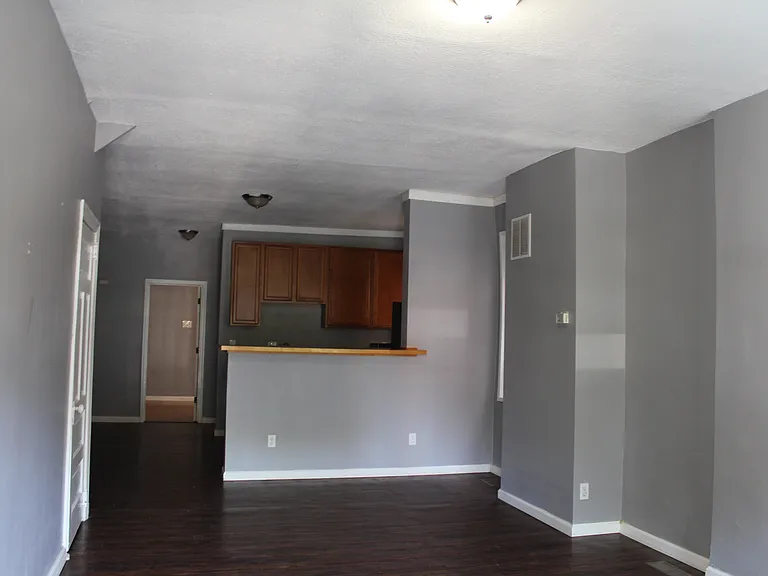 4261 Russell Blvd — Photo 9