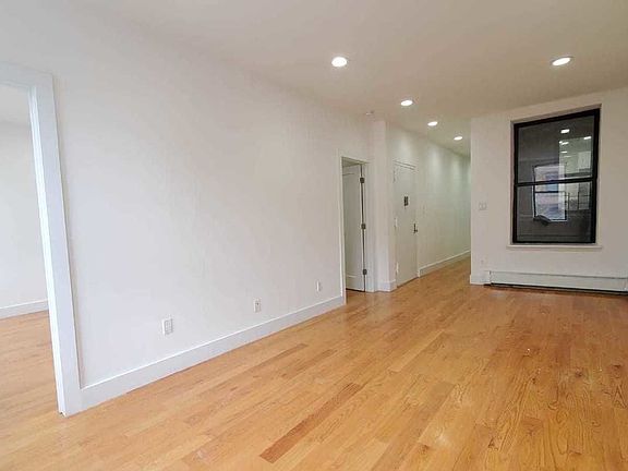 3rd image of 496 Manhattan Ave APT 2A