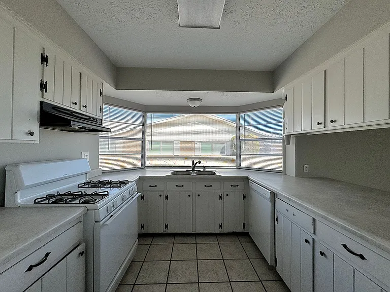 10200 Galahad Way — Photo 10
