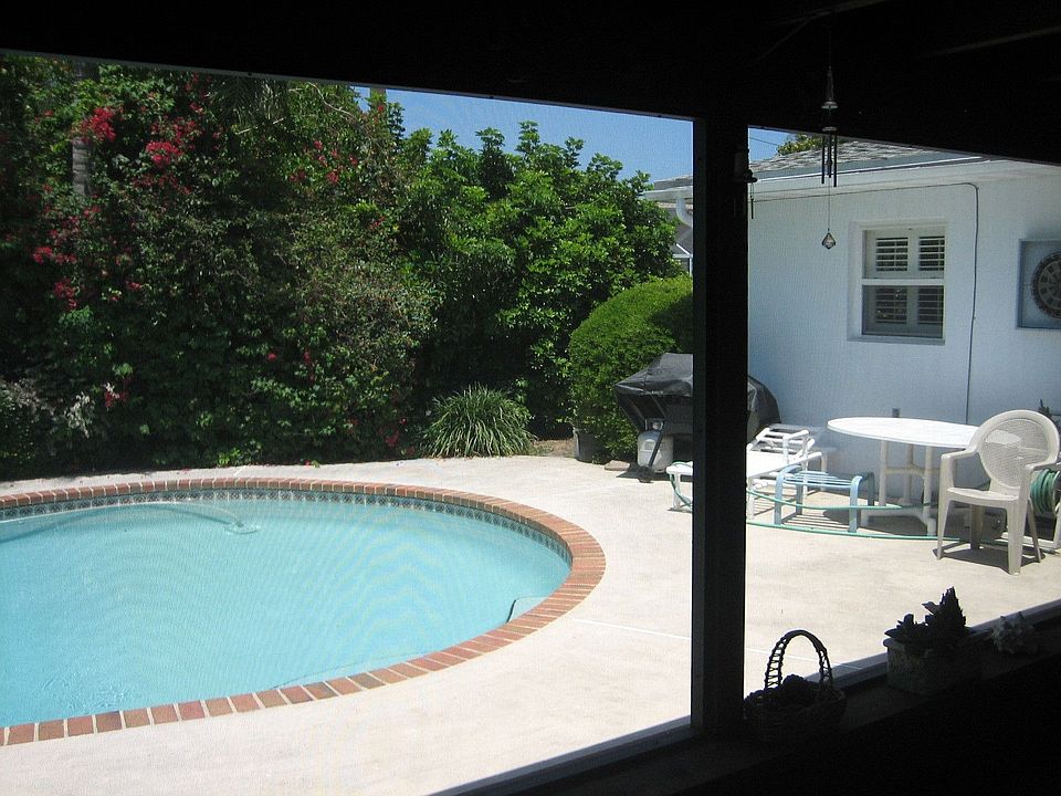 Large Screened Porch