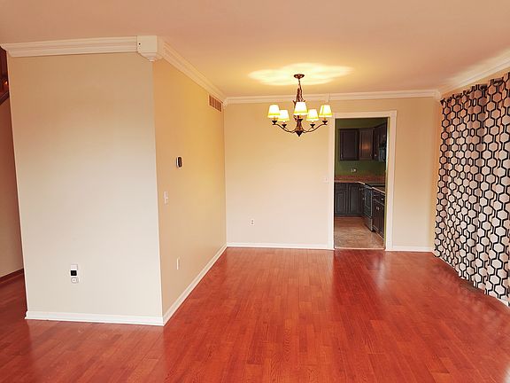 3rd image of 43782 Nowland Dr