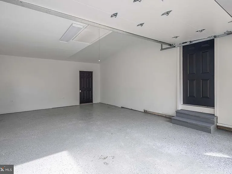 6684 Barrett Rd — Photo 26