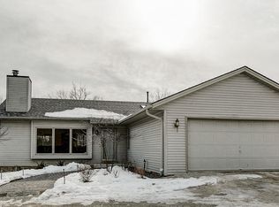 18405 W Observatory Rd, New Berlin, WI 53146