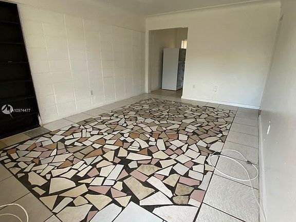 5th image of 2031 NE 167th St APT 3