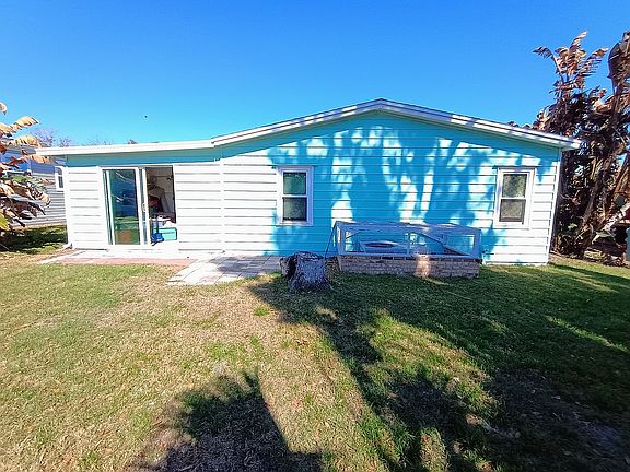 2nd image of 208 Rio Grande