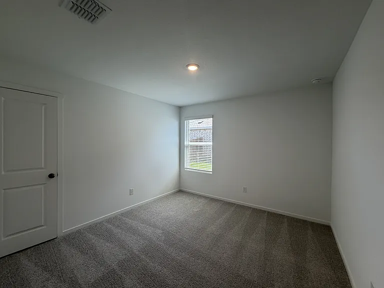 624 Criner St — Photo 9
