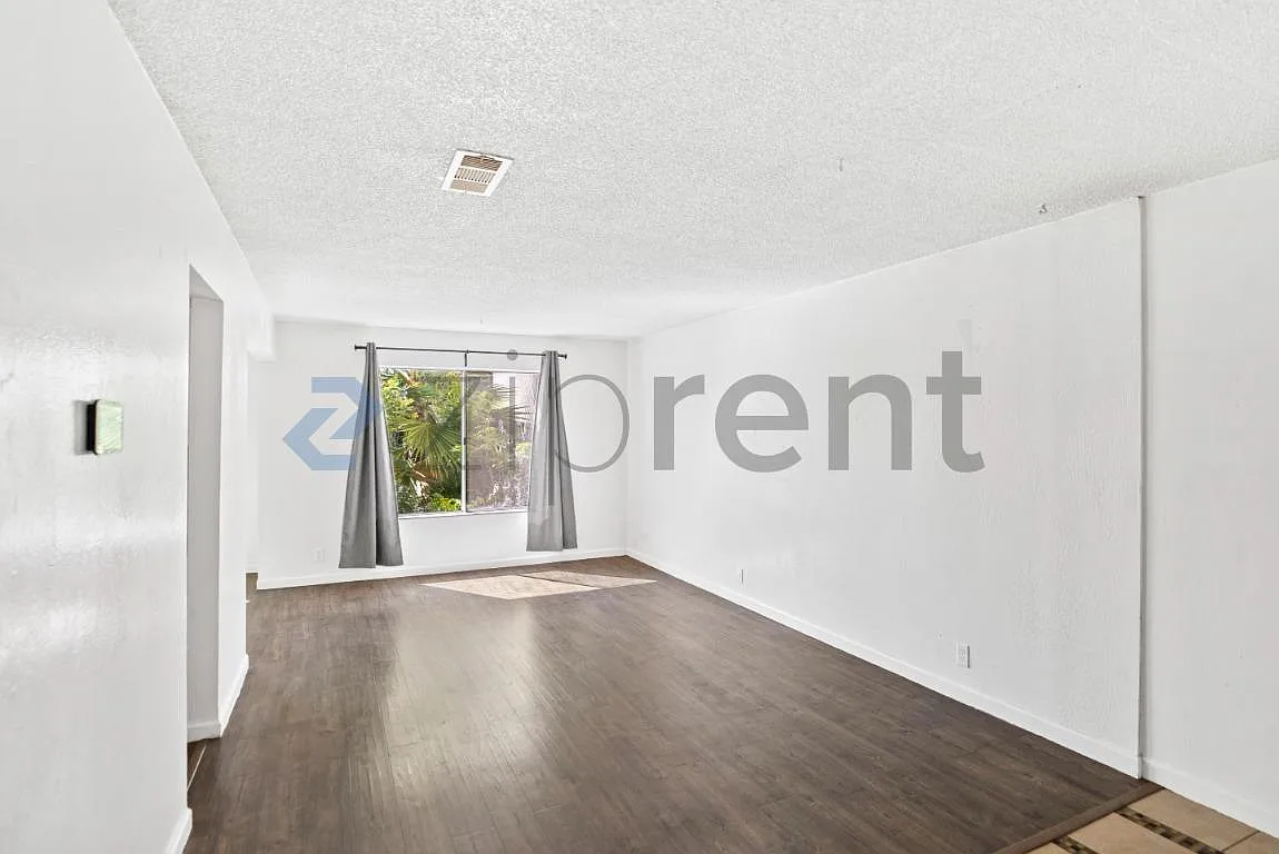 2 bed, 1.5 bath, 1066 sqft, $2,350 — Photo 4